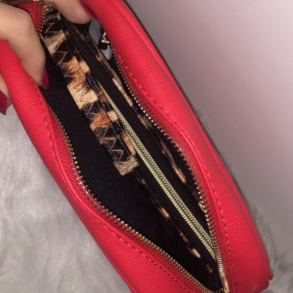 FREE W/$40 PURCHASE. Purse & Wallet 💯 - Picture 3 of 4